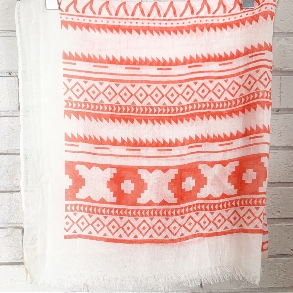 Do Everything In Love Aztec Print‎ Scarf - Picture 6 of 8